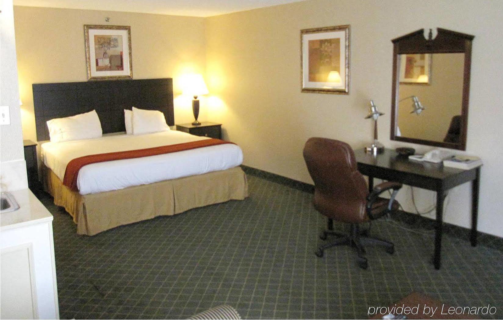 Quality Inn & Suites Medina - Akron West Room photo