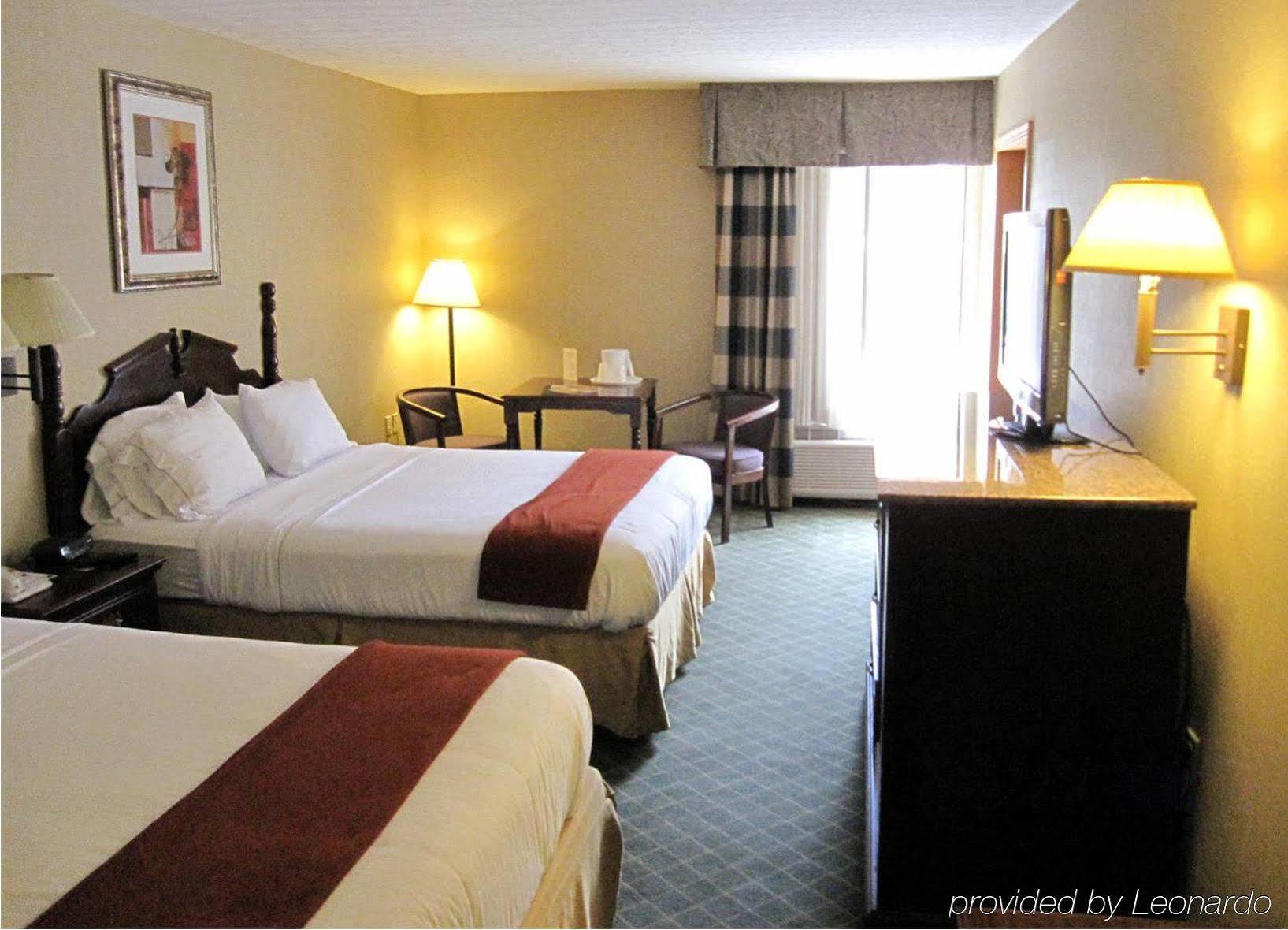 Quality Inn & Suites Medina - Akron West Room photo